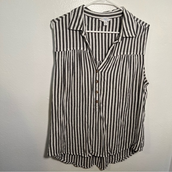 Time and Tru Popover Tank Top White Gray Stripe - Picture 2 of 12